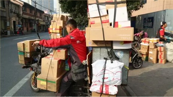 這是雙11期間的快遞小哥！看完第一張圖就震撼到了|漢閔實(shí)驗(yàn)室家具