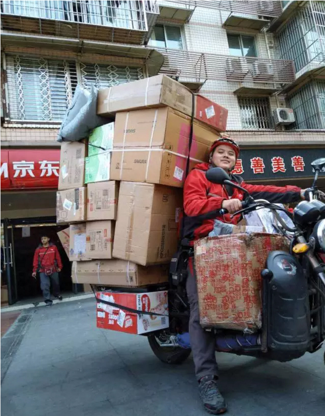 這是雙11期間的快遞小哥！看完第一張圖就震撼到了|漢閔實(shí)驗(yàn)室家具