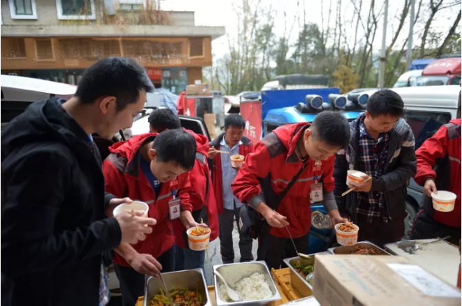 這是雙11期間的快遞小哥！看完第一張圖就震撼到了|漢閔實(shí)驗(yàn)室家具